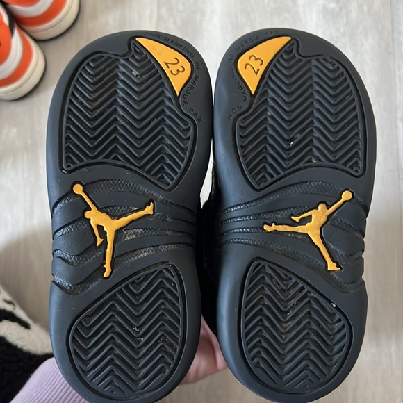 Jordan’s size 8c used - Picture 3 of 4